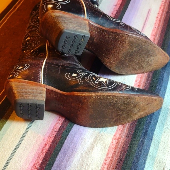 Twisted X pointed toe dress boot size 8 B Dark Brown with white inlay stars - Picture 4 of 4